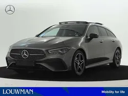 Berggrijs metaalkleur metallic Nieuw 2025 Mercedes CLA180 Shooting Brake AMG line Stationwagen | € 53.632 (Duur)