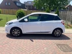 Wit Gebruikt 2019 Toyota Yaris MPV | € 15.900