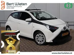 Wit Gebruikt 2019 Toyota Aygo X-play Hatchback | € 10.995 (Eerlijke prijs)