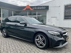 Grijs, metallic lak Gebruikt 2020 Mercedes C200 AMG Stationwagen | € 32.000 (Iets duurder)