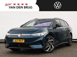 Blauw (metallic) Gebruikt 2025 VW ID.7 Pro Stationwagen | € 54.900 (Goede deal)
