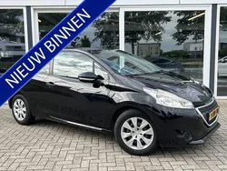 Zwart Gebruikt 2014 Peugeot 208 Access Hatchback | € 4.450 (Goede deal)