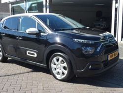 Zwart, metallic lak Gebruikt 2023 Citroën C3 PureTech Hatchback | € 15.900 (Goede deal)
