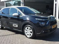 Zwart, metallic lak Gebruikt 2023 Citroën C3 PureTech Hatchback | € 15.900 (Super prijs)