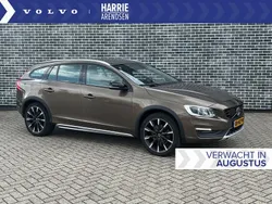 Bruin Gebruikt 2016 Volvo V60 CC Stationwagen | € 20.694 (Eerlijke prijs)