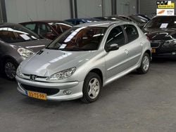 Grijs Gebruikt 2007 Peugeot 206 Hatchback | € 2.499 (Eerlijke prijs)