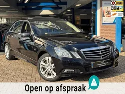 Zwart Gebruikt 2009 Mercedes E200 Avantgarde Sedan | € 17.950