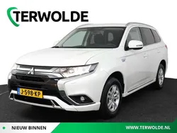 Silky white p Gebruikt 2020 Mitsubishi Outlander P-HEV SUV | € 26.945 (Eerlijke prijs)