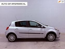 Grijs (metallic) Gebruikt 2007 Renault Clio R.S. Dynamique Hatchback | € 4.788 (Duur)