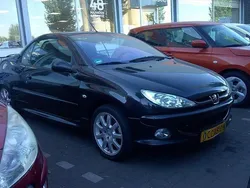 Zwart Gebruikt 2006 Peugeot 206 CC Griffe Cabriolet | € 3.450 (Iets duurder)