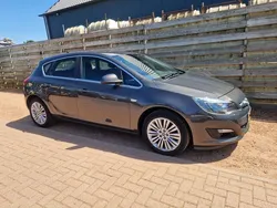 Grijs Gebruikt 2014 Opel Astra Hatchback | € 5.999 (Eerlijke prijs)