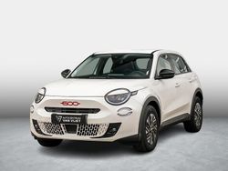 Wit Nieuw 2025 Fiat 600E Red SUV | € 38.358 (Duur)