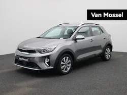 Grijs, metallic lak Gebruikt 2024 Kia Stonic SUV | € 26.400 (Eerlijke prijs)