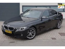 Zwart Gebruikt 2016 BMW 330 Sedan | € 18.950 (Eerlijke prijs)