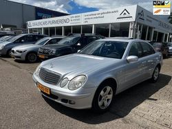 Grijs Gebruikt 2006 Mercedes E200 Elegance Sedan | € 5.950 (Super prijs)