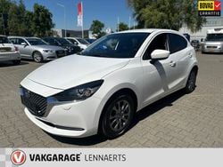 Wit Gebruikt 2023 Mazda 2 Comfort Hatchback | € 19.745 (Eerlijke prijs)