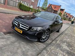 Zwart Gebruikt 2018 Mercedes E250 Premium Plus Sedan | € 30.950 (Eerlijke prijs)