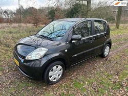 Zwart Gebruikt 2006 Daihatsu Sirion Hatchback | € 2.650 (Iets duurder)