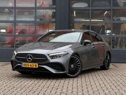 Grijs Gebruikt 2025 Mercedes A180 AMG line Sedan | € 39.900 (Eerlijke prijs)