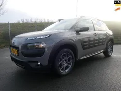 Bruin, metallic lak Gebruikt 2015 Citroën C4 Cactus Shine Hatchback | € 7.995 (Eerlijke prijs)