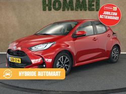Rood Gebruikt 2023 Toyota Yaris Hybrid Team Hatchback | € 22.145 (Eerlijke prijs)