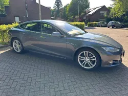 Grijs Gebruikt 2013 Tesla Model S Sedan | € 12.900 (Eerlijke prijs)