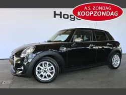 Zwart, metallic lak Gebruikt 2017 Mini ONE Business Hatchback | € 9.940 (Eerlijke prijs)