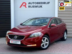 Rood Gebruikt 2013 Volvo V40 Momentum Stationwagen | € 11.950 (Eerlijke prijs)