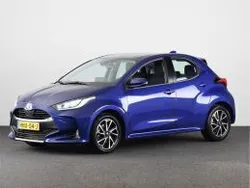 Cobalt blue metallic (blauw metallic) Gebruikt 2020 Toyota Yaris Limited Hatchback | € 19.945 (Eerlijke prijs)