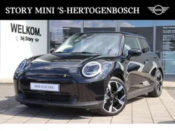 Zwart Nieuw 2024 Mini Cooper SE Classic Hatchback | € 41.690 (Iets duurder)