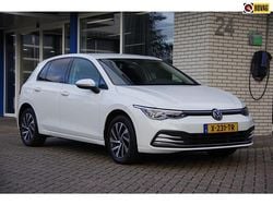 Wit Gebruikt 2021 VW Golf VIII Style Hatchback | € 22.400 (Goede deal)