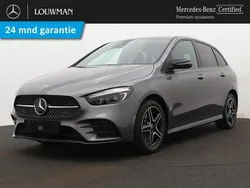 Grijs, metallic lak Gebruikt 2024 Mercedes B250 AMG line MPV | € 41.945