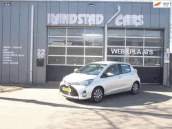 Grijs Gebruikt 2015 Toyota Yaris Hybrid Hatchback | € 10.499 (Super prijs)