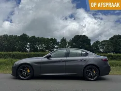 Grijs Gebruikt 2017 Alfa Romeo Giulia Veloce Sedan | € 31.950 (Eerlijke prijs)
