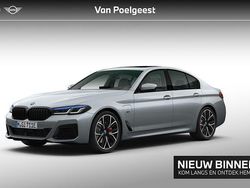 Grijs (metallic) Gebruikt 2022 BMW 530e M Sport Sedan | € 39.900 (Iets duurder)
