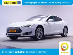 Wit, metallic lak Gebruikt 2015 Tesla Model S Sedan | € 17.445 (Eerlijke prijs)