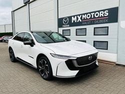 Wit Nieuw 2025 Mazda 6e Takumi-Line Hatchback | € 43.299 (Eerlijke prijs)