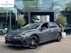 Grijs Gebruikt 2024 VW Golf VIII Life Hatchback | € 29.950 (Eerlijke prijs)