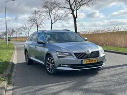 Grijs Gebruikt 2018 Skoda Superb Clever Stationwagen | € 13.250 (Duur)