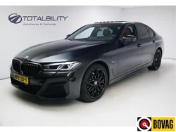 Zwart Gebruikt 2022 BMW 545 Executive Sedan | € 48.450 (Iets duurder)