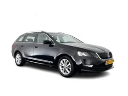 Black magic pearlescent (zwart metallic) Gebruikt 2018 Skoda Octavia Comfort Stationwagen | € 10.945 (Duur)