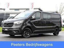 Zwart (metallic) Gebruikt 2024 Renault Trafic Black Edition Van | € 39.950 (Duur)