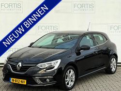 Zwart Gebruikt 2016 Renault Mégane III Zen Hatchback | € 10.900 (Eerlijke prijs)