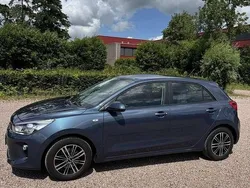 Blauw Gebruikt 2017 Kia Rio Hatchback | € 8.750 (Eerlijke prijs)