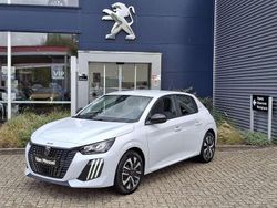 Wit Gebruikt 2025 Peugeot 208 Style Hatchback | € 30.100