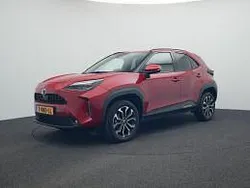 Rood metallic Gebruikt 2023 Toyota Yaris SUV | € 27.980