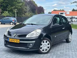 Zwart Gebruikt 2009 Renault Clio II Hatchback | € 2.495 (Eerlijke prijs)