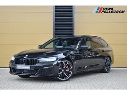 Zwart, metallic lak Gebruikt 2021 BMW 530 Executive Stationwagen | € 37.950 (Iets duurder)