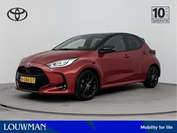 Rood Gebruikt 2022 Toyota Yaris Hybrid Executive Hatchback | € 23.945 (Eerlijke prijs)