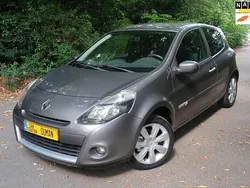 Grijs Gebruikt 2011 Renault Clio II Collection Hatchback | € 3.450 (Eerlijke prijs)
